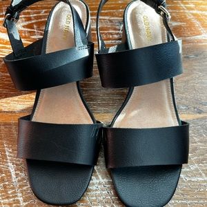 Strappy block heel sandal